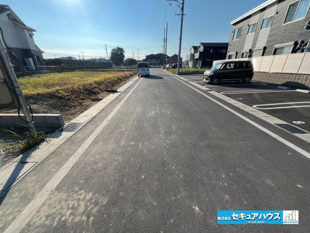 【同施工物件ご案内可能】知多市八幡字竹後　全２棟の前面道路含む現地写真|事前予約にて現地ご見学いただけます！お気軽にお問い合わせください♪
■株式会社　セキュアハウス■
住宅ローンに強く、知識、経験豊富なスタッフ在籍
お客様に寄り添い、ご成約後もサポート致します。