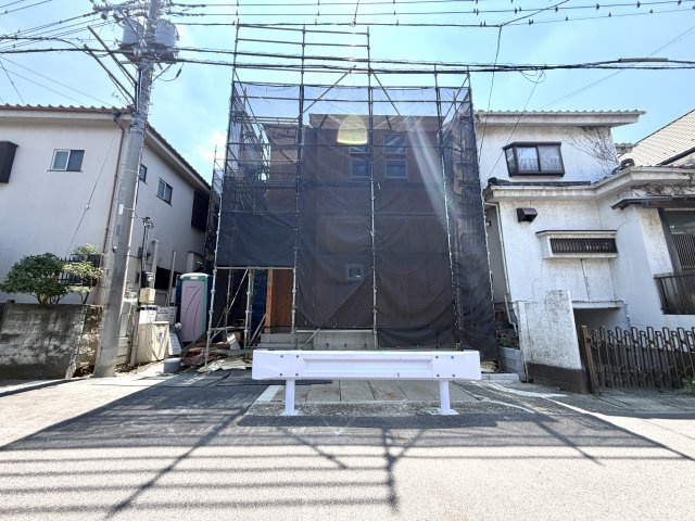 越谷市千間台東２期１号棟グラファーレ　新築戸建