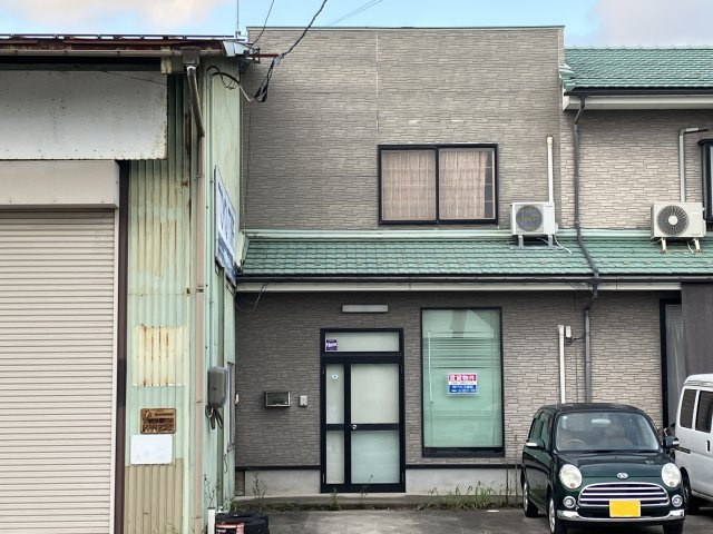 不入岡工場（事務所併設）の外観