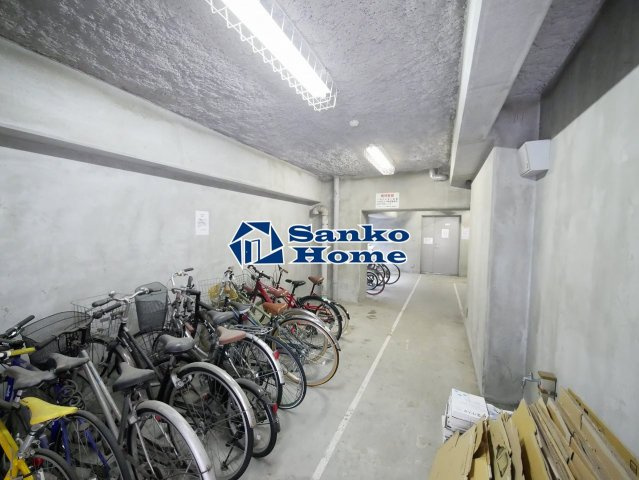 スカイコート日本橋浜町第２の駐車場
