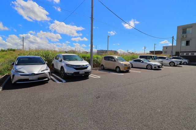 プルミエ　Ⅲの駐車場|敷地内駐車場！（要確認）