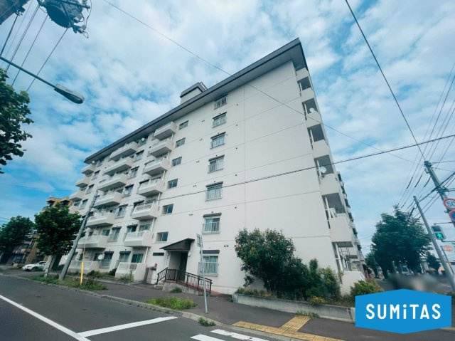 【外観】 地下鉄東豊線「東区役所前」駅が徒歩圏の美香保ローズビラ。