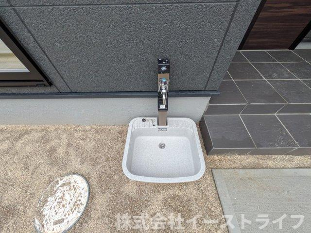 【新築戸建】　いわき市久之浜町第5　長期優良住宅の設備|玄関脇に外水栓がついています。洗車や庭の水まきに重宝します