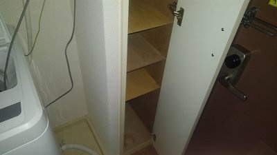 レオパレスウィステリアＣの玄関