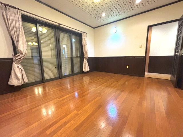 【居間・リビング】の画像