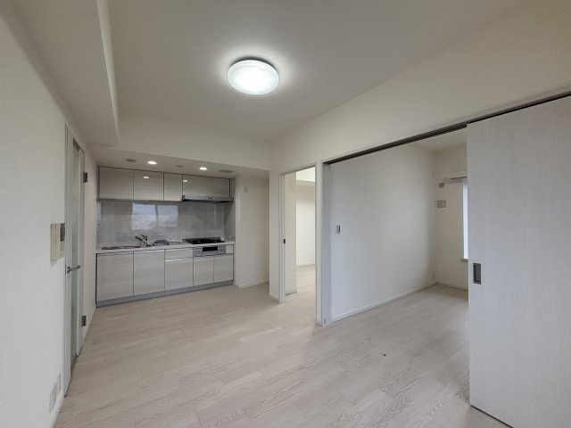 ADW Residence洗足池の居間・リビング|こちらのリビングで趣味の時間をお楽しみください
