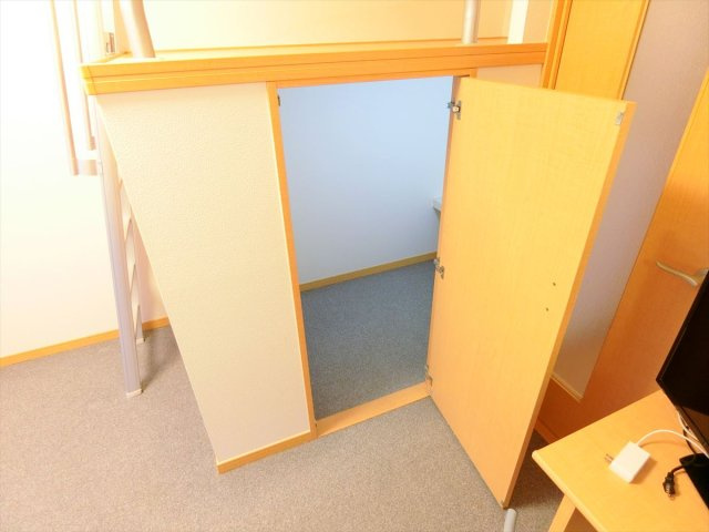 レオパレスリフレ西蒲田の内装|ウォークインクローゼット