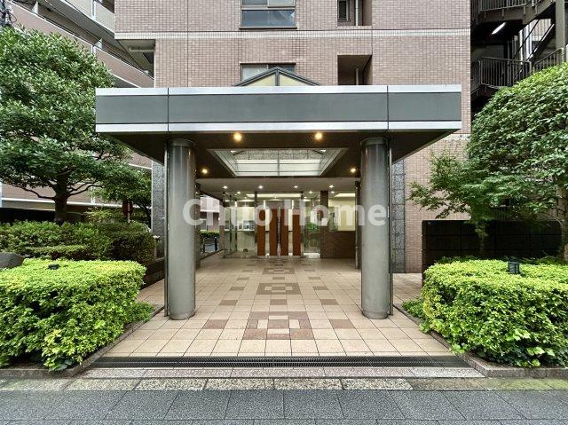 朝日シティパリオ東向島のエントランス|【エントランス】マンションのエントランスは、その物件の印象を決める、顔とも言える場所です。毎日通る場所ですからきれいなのが一番です。