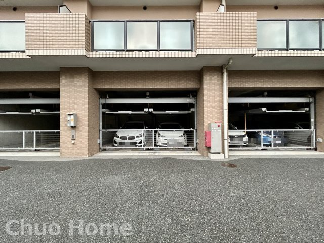 朝日シティパリオ東向島の駐車場|【敷地内駐車場】最新の空き状況や費用などの詳細は担当スタッフまでお問い合わせください。
