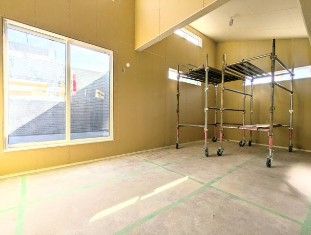 中野区大和町4丁目　新築戸建の居間・リビング|2026.10.17撮影

現地ご見学希望・資料請求などお気軽にお問い合わせ下さい！
03-5990-5201