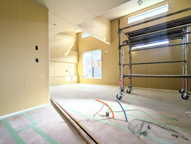 中野区大和町4丁目　新築戸建の居間・リビング|2026.10.17撮影

現地ご見学希望・資料請求などお気軽にお問い合わせ下さい！
03-5990-5201