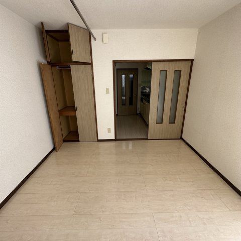 学）ハミングバードインの内装