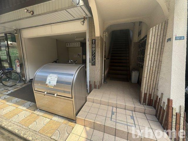 春日薩摩マンションのエントランス|建物の内部です