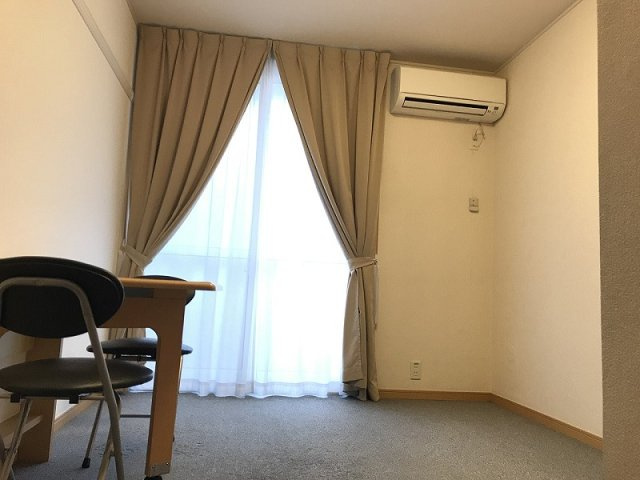 レオパレスフロントコートのその他|１階はフローリング仕様です。