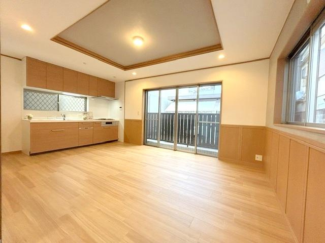 平池町　中古一戸建ての居間・リビング|LDK12.0帖
■物件内覧・資金計画相談・住宅ローン相談、リフォーム相談、お問合せ受付中■
※当日・翌日のご内覧、ご相談はお電話でのお問合せがスムーズです！