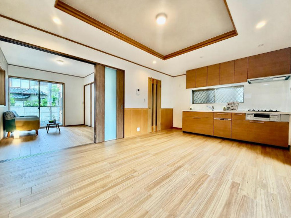平池町　中古一戸建ての居間・リビング|LDK12.0帖
■物件内覧・資金計画相談・住宅ローン相談、リフォーム相談、お問合せ受付中■
※当日・翌日のご内覧、ご相談はお電話でのお問合せがスムーズです！