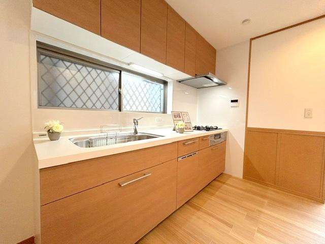 平池町　中古一戸建てのキッチン|システムキッチン
■物件内覧・資金計画相談・住宅ローン相談、リフォーム相談、お問合せ受付中■
※当日・翌日のご内覧、ご相談はお電話でのお問合せがスムーズです！