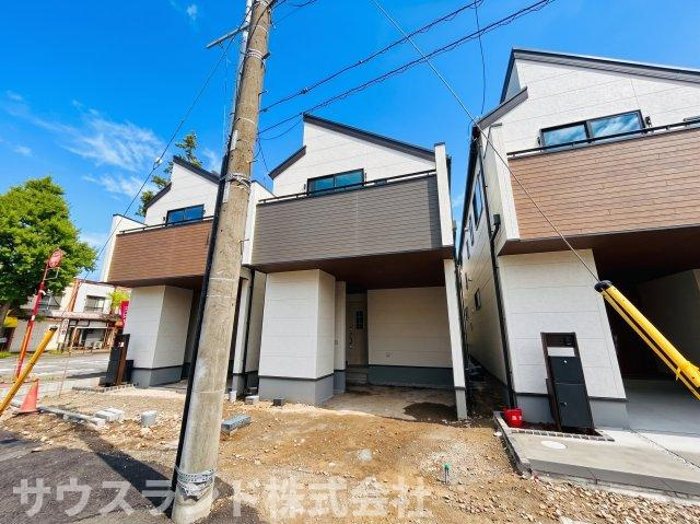 八王子市並木町～全９棟～の外観|洗練されたモダンなデザインが目を惹く外観です！複数棟が立ち並ぶ整然とした美しい街並みが形成されています。駐車スペースもゆとりがあり、毎日のお出かけや買い物の荷物の出し入れもスムーズに行えて便利です♪