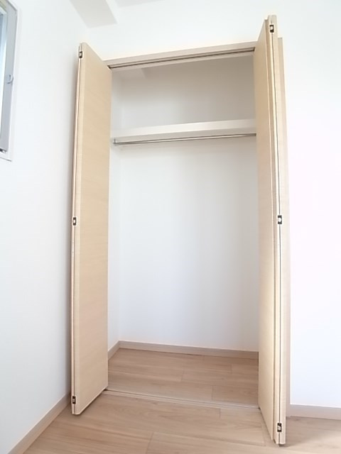 尼崎市立花町４丁目の賃貸マンションの収納