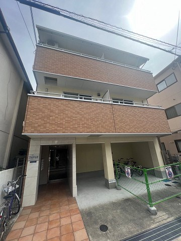 尼崎市立花町４丁目の賃貸マンションの外観