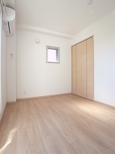 尼崎市立花町４丁目の賃貸マンションの居間・リビング