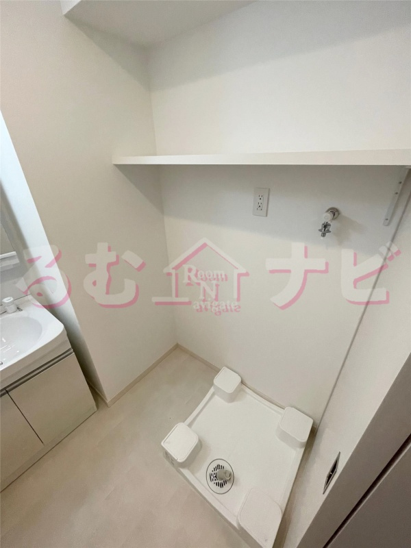 福岡市博多区三筑２丁目の賃貸マンションのエントランス