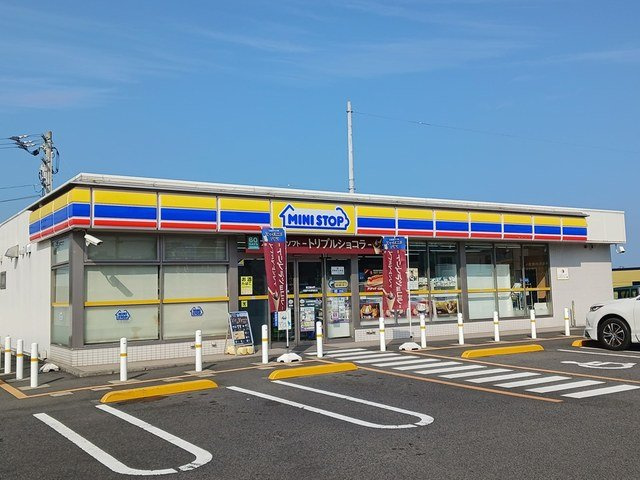 リーリエ　Ⅱの周辺|ミニストップ四国中央妻鳥店まで1572m