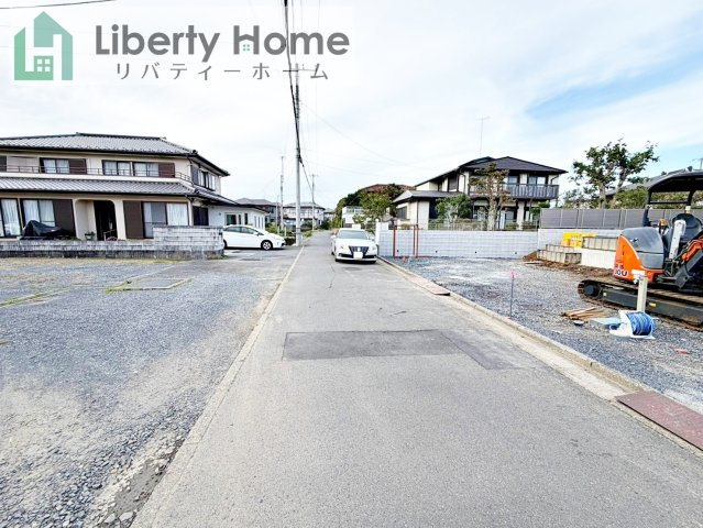 水戸市双葉台2丁目　新築戸建　B号棟の前面道路含む現地写真