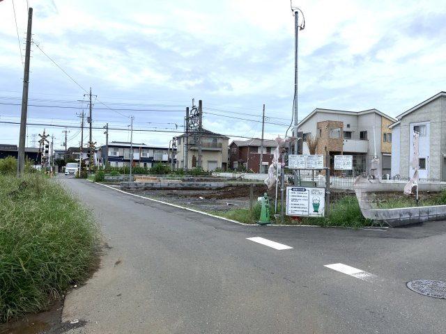 坂戸市浅羽第1　新築戸建の前面道路含む現地写真