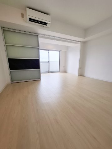 セレニテ甲子園Iの居間・リビング