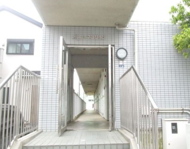 光正マンションのエントランス