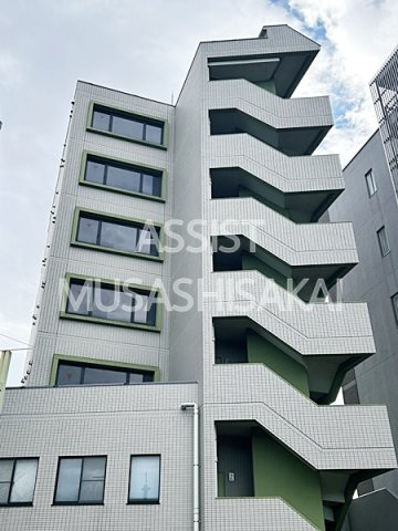 ラ・プルミエール村越