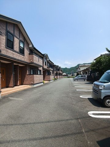 ラフィーネⅠの駐車場