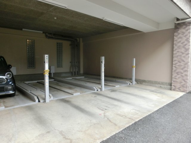 レクセル本川越の駐車場