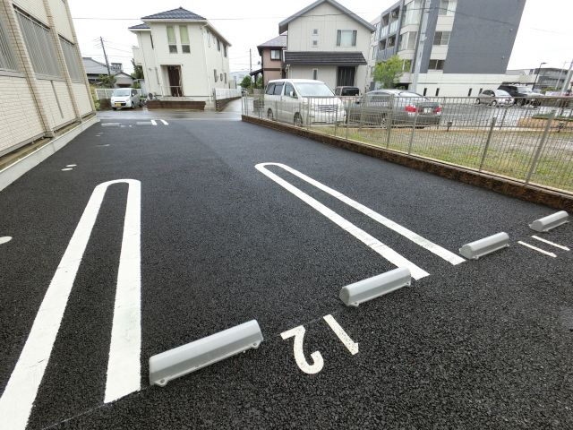 【駐車場】