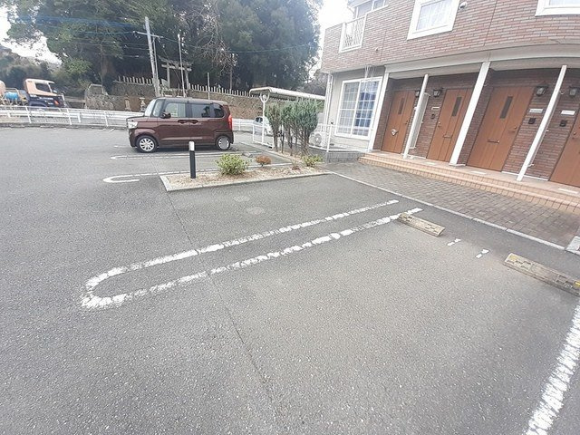 プラシードＢの駐車場