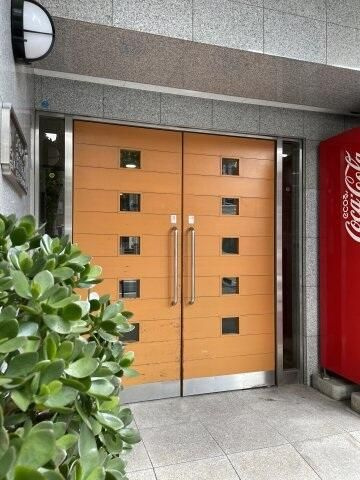 スカイコート神楽坂第２のエントランス