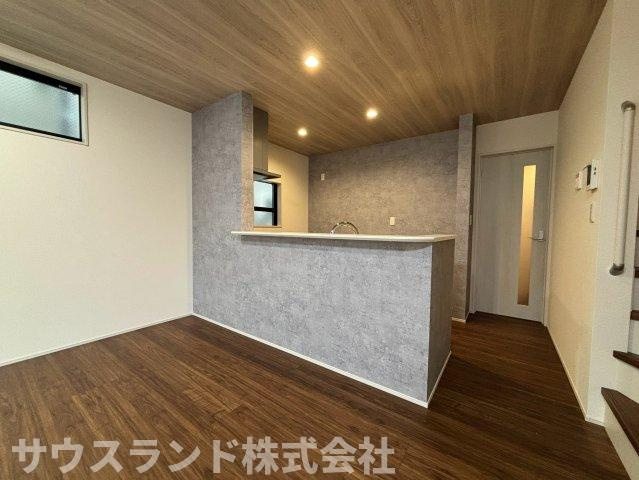 八王子市並木町～全９棟～の居間・リビング