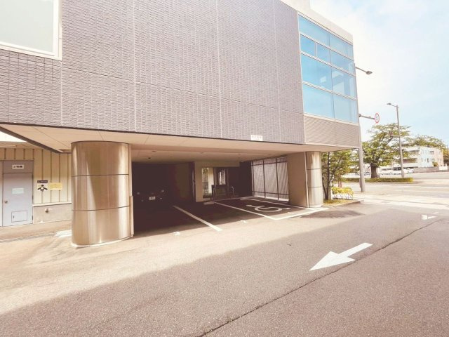 プレミスト大手さくら通りの外観