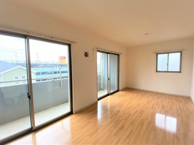 緒川プラザの内装|別部屋同間取りの画像になります。