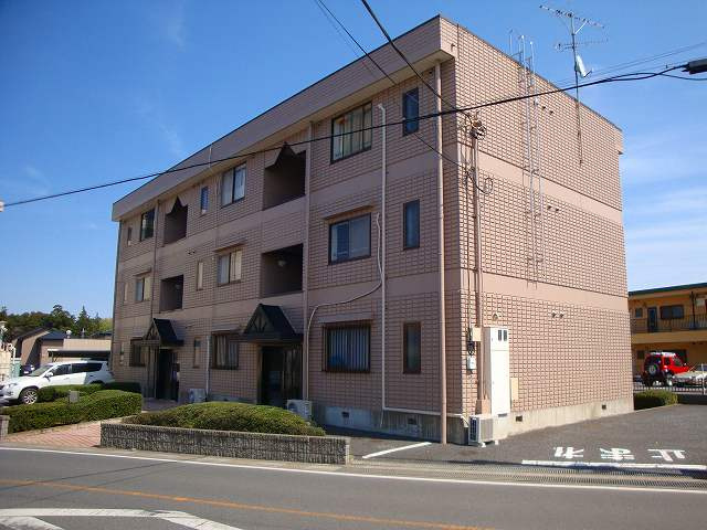 ハイツスリーゼの外観