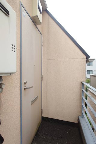 キングスコート経堂の玄関