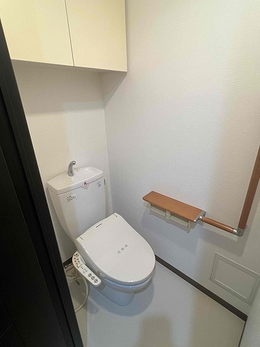 【トイレ】 | ライオンズマンション茅ヶ崎グランコースト | 温水洗浄機能付き便座　※2026年7月撮影