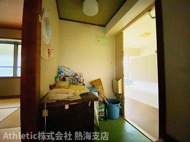 伊東一碧苑マンションの玄関