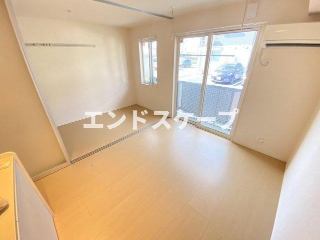 オペラハウス上大島　Aの居間・リビング|高崎、前橋エリアのお部屋探しはエンドスケープまで！お客様の理想お聞かせ下さい♪
内装の色味が画像と異なる場合があります。