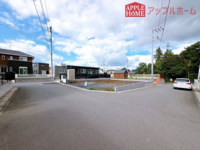 [新築住宅] 熊谷市押切 第1期 全1棟の前面道路含む現地写真