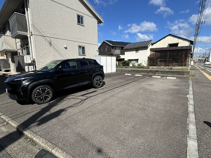 ボレロの駐車場
