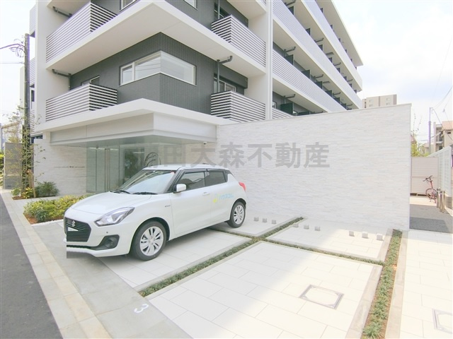 メイクスデザイン糀谷アジールコートの駐車場