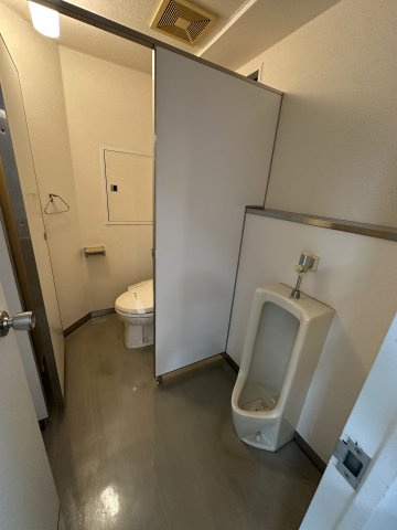 大阪市西区北堀江１丁目の事務所のトイレ