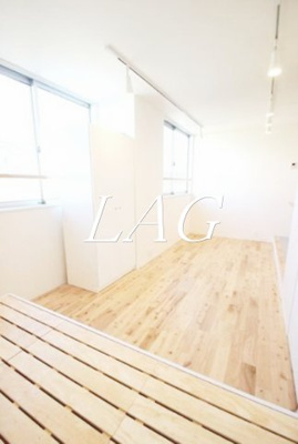 【居間・リビング】 | ＬａＬａ　ＴＨＩＲＡ | 洋室のお部屋です。